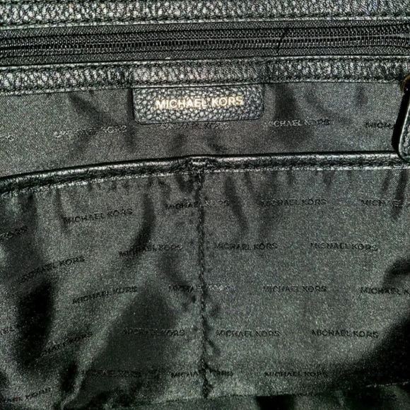 Michael Kors Evie Should Bag - Picture 3 of 4